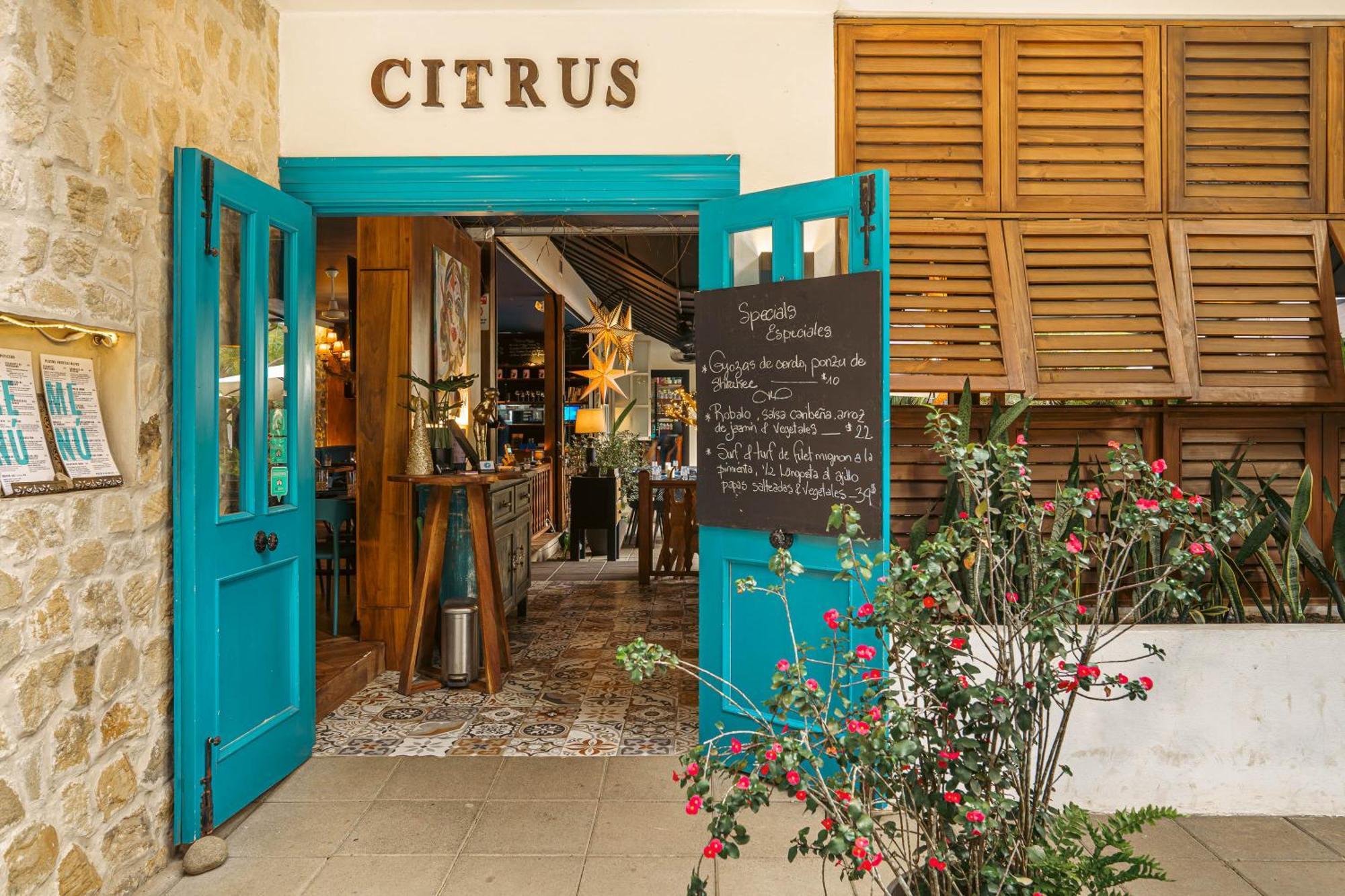 Boutique Hotel Y Spa Tangara Azul オホチャル エクステリア 写真